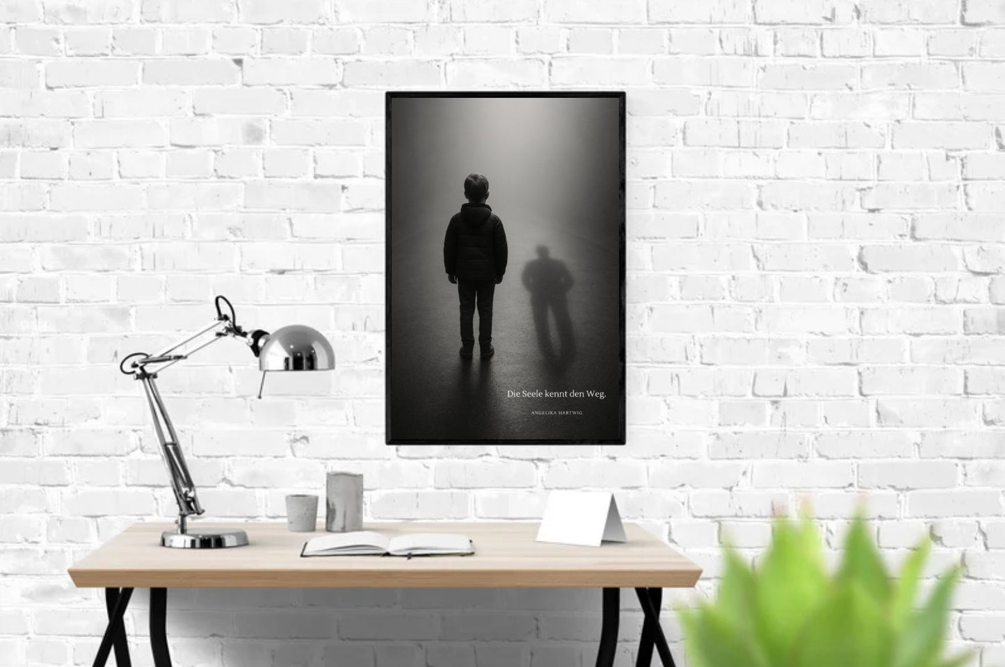 „Die Seele kennt den Weg“ – Philosophischer Poster in Schwarz-Weiß, Junge mit Schatten, A1/A4, Emotionale Wandkunst